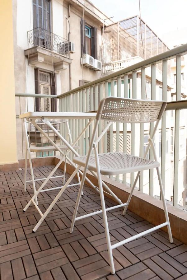 Apartment Grey L Downtown Ouzonian House *