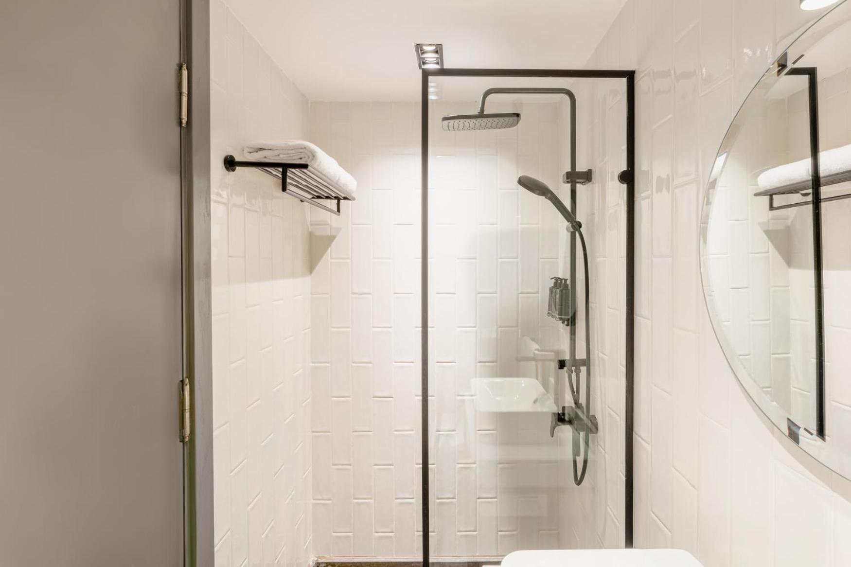 Grey L Downtown Ouzonian House Appartamento